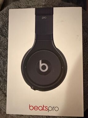 Beats by Dre Beats Pro On-Ear Headphones in Black